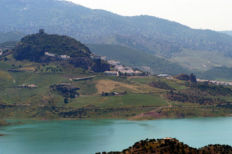 Pantano de Zahara de la Sierra: Guía del Embalse Zahara el Gastor