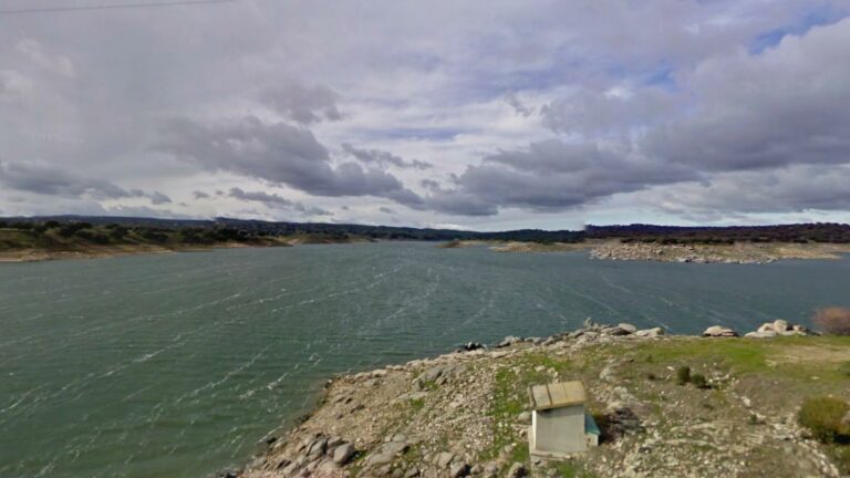 Presa de Valdecañas: Pesca en el Pantano de Valdecañas
