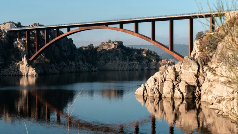 Pantano Santillana: un tesoro hidráulico en Cuenca, España